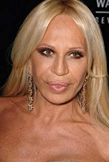 How tall is Donatella Versace?